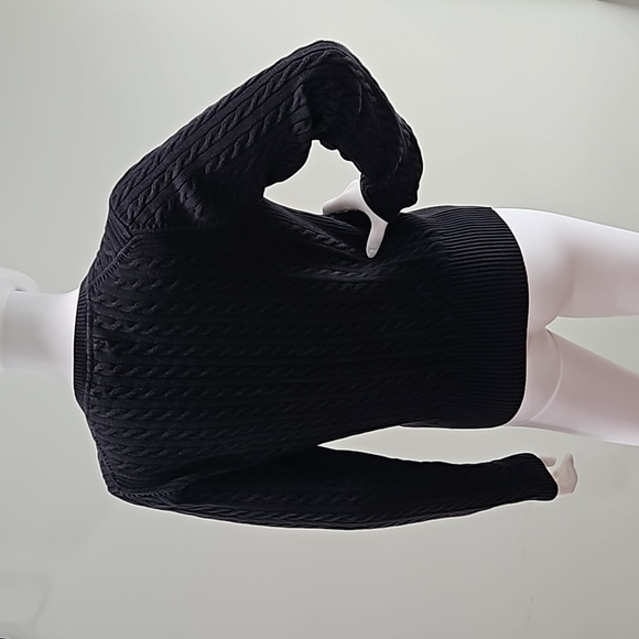 Tommy Hilfiger v-neck cable sweater - Picture 4 of 8